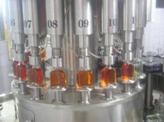 食用油灌裝機(jī)在夏季使用過程中的注意細(xì)則
